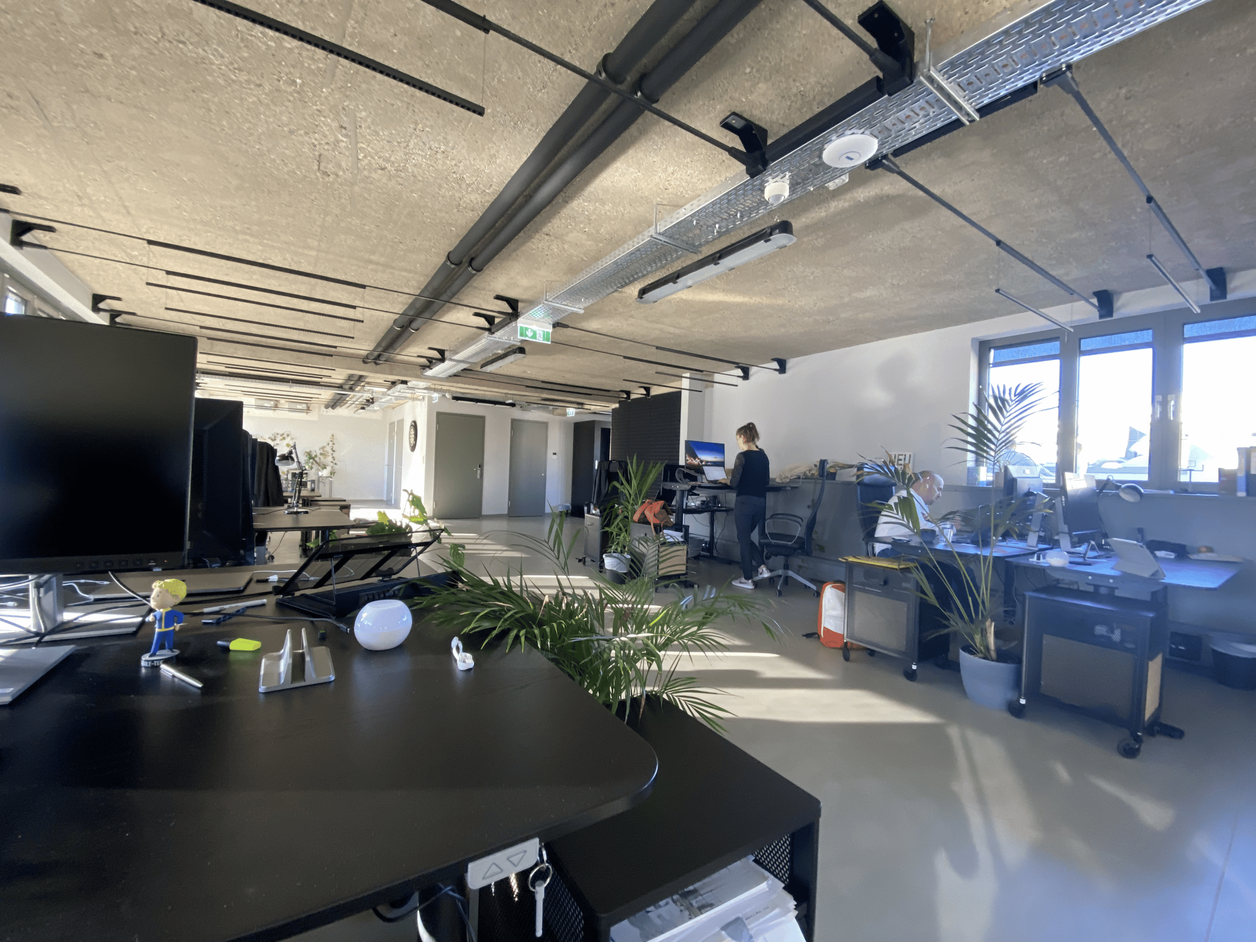 Office working desks