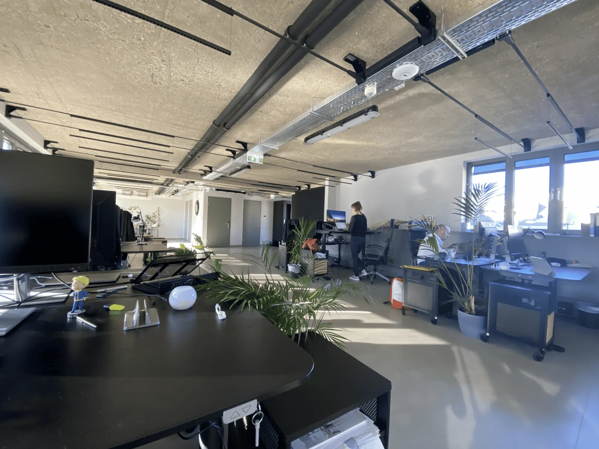 Office working desks